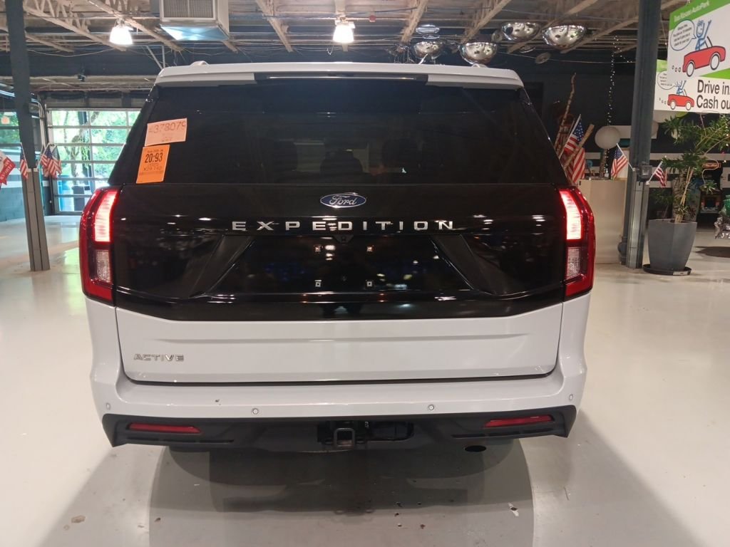 Used 2025 Silver Ford Active image 7