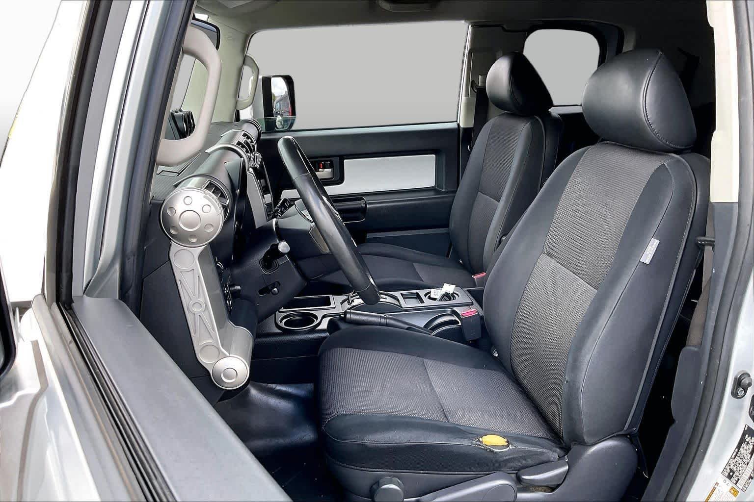 Pre-Owned 2008 Toyota FJ Cruiser