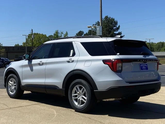 New 2026 Space White Metallic Ford Active image 4