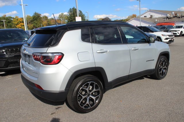 Used 2025 Silver Jeep Limited image 29