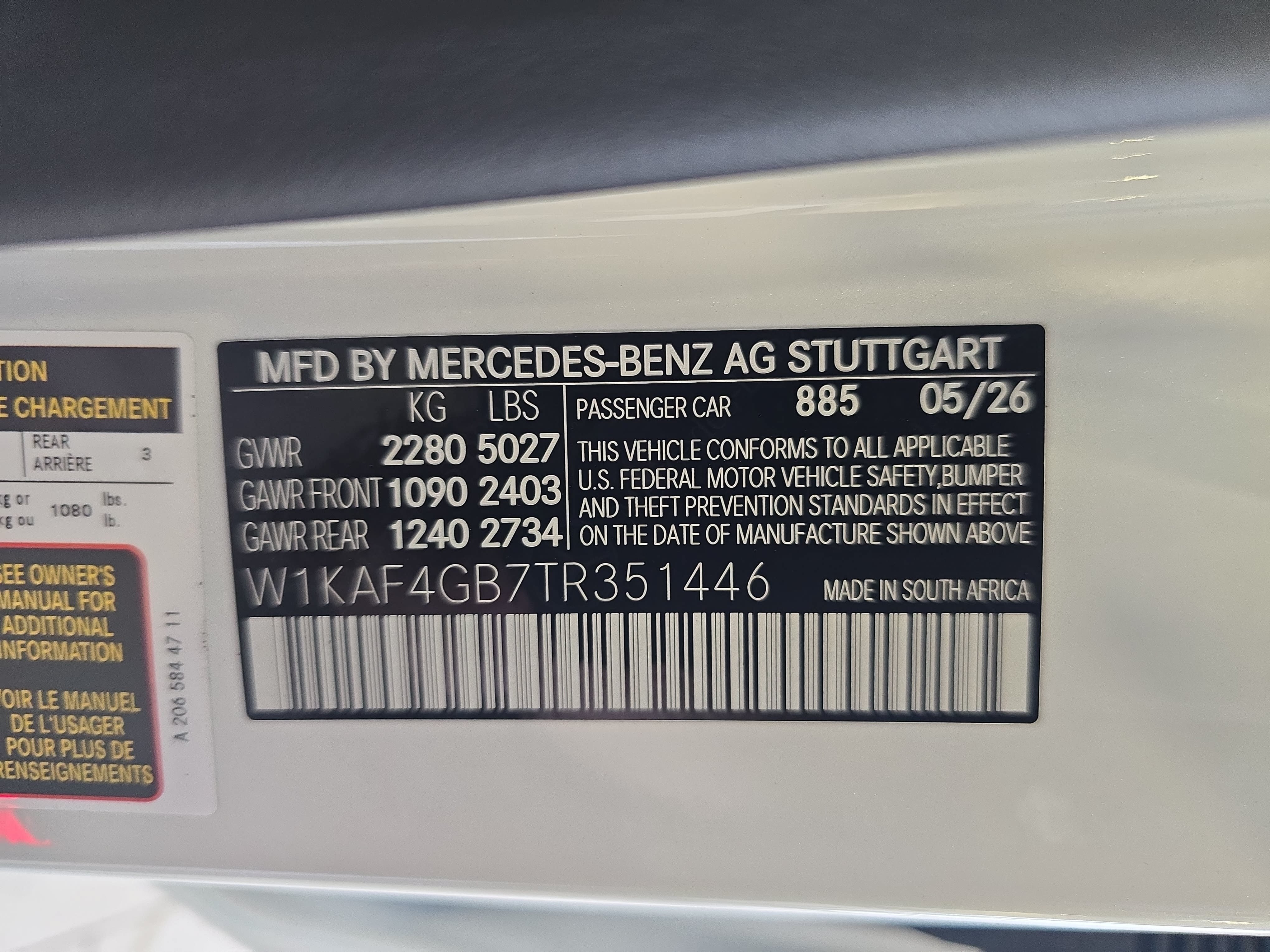New 2026 MANUFAKTUR Moonlight White Metallic Mercedes-Benz C300 image 39