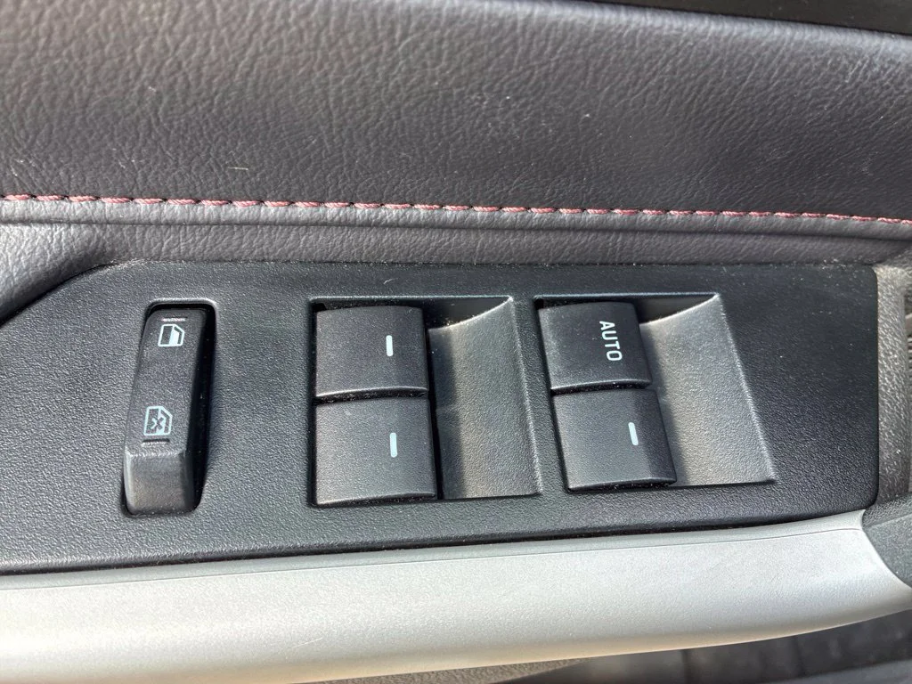 Used 2014  Ford SEL image 7