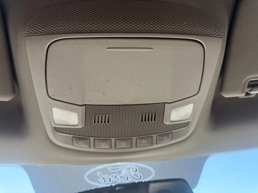 Used 2018 White Ford XLT image 32