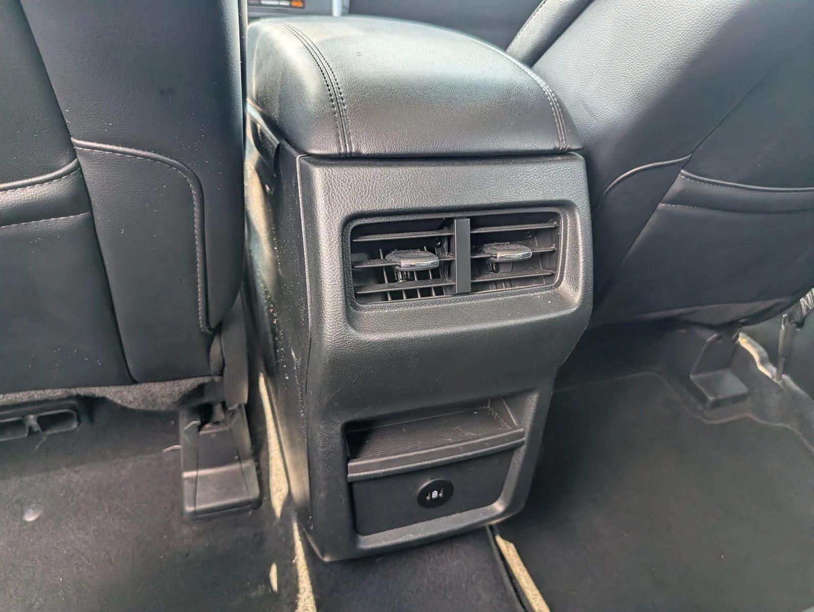 Used 2024 Forged Green Ford SEL image 28