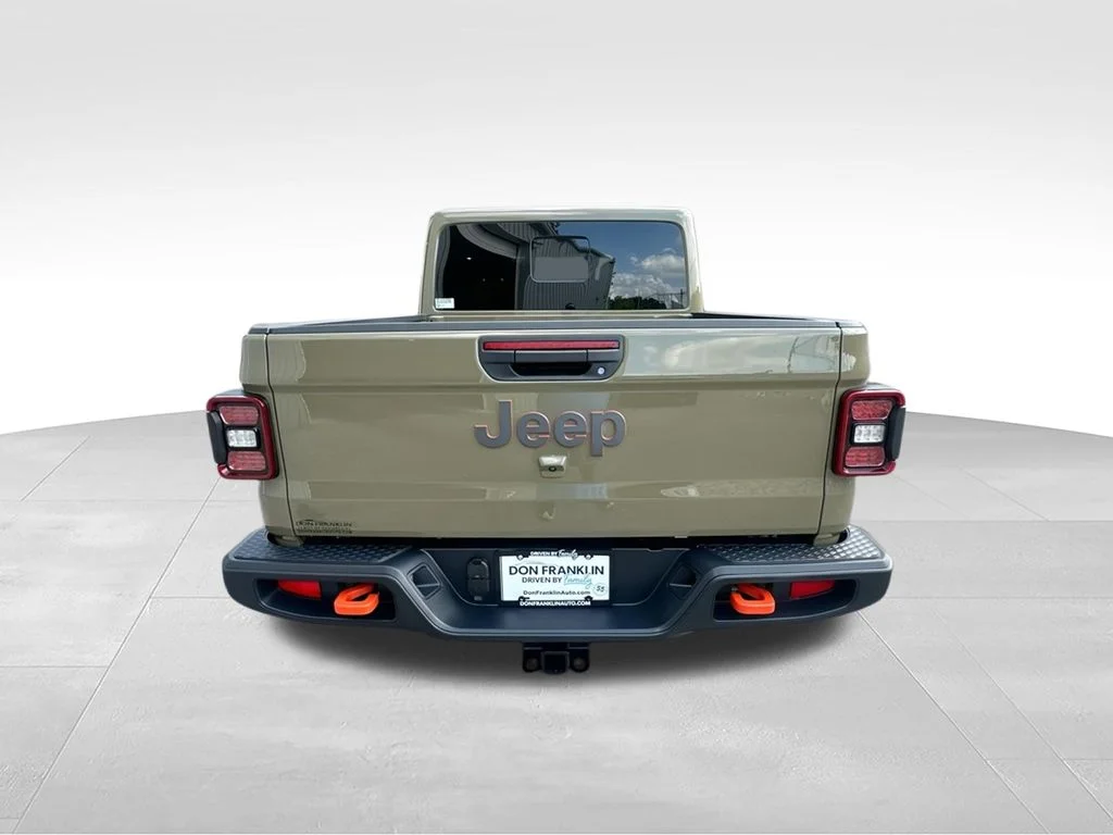 Used 2025 Green Jeep Mojave image 9