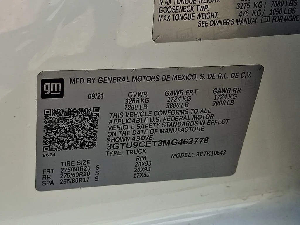 Used 2021 SUMMIT WHITE GMC Elevation image 28