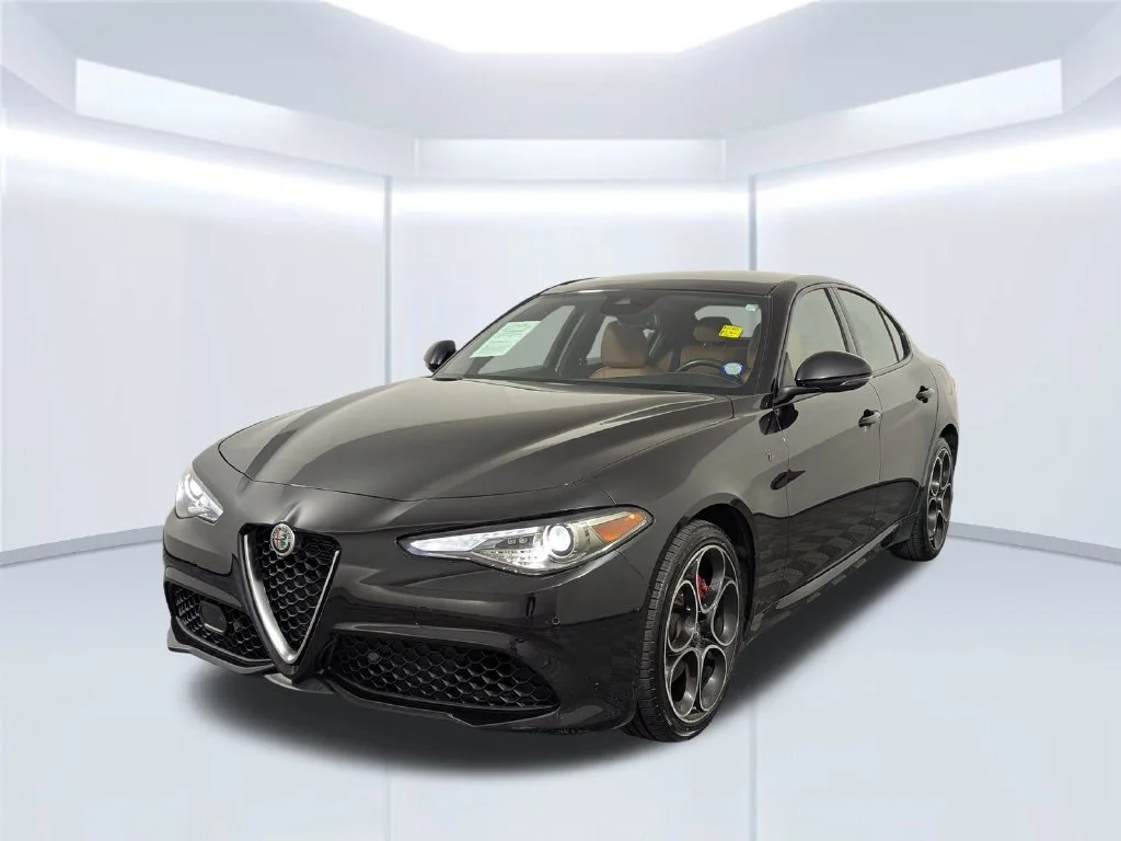 Used 2022 Black Alfa Romeo Ti image 2