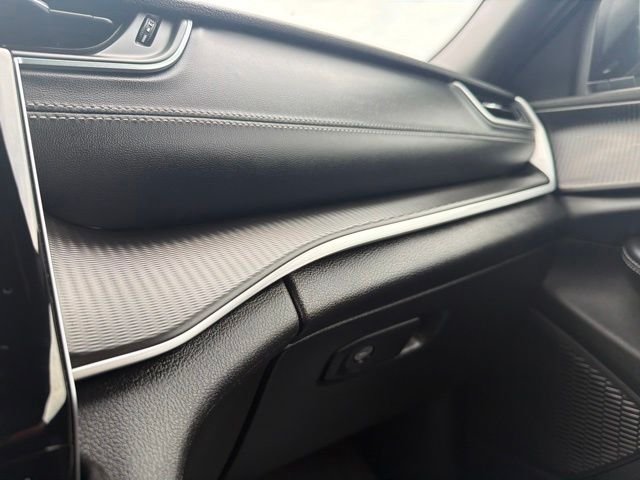 Used 2025 White Jeep Laredo image 14