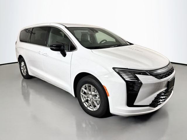 2027 Chrysler Pacifica Select's photo