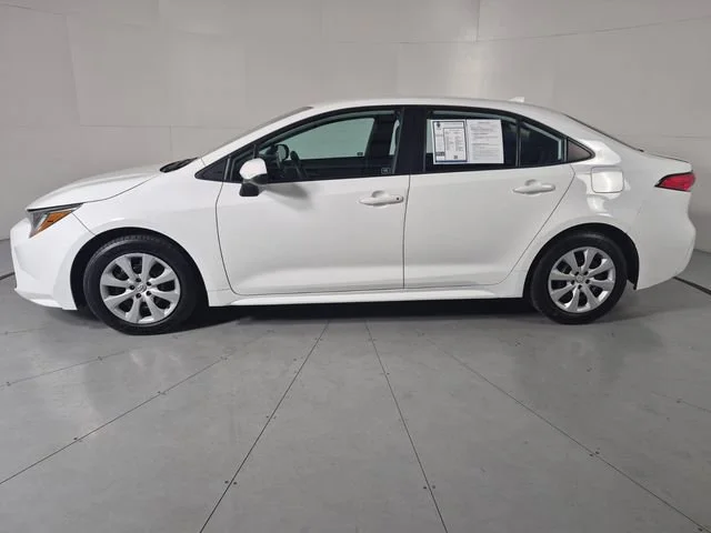 2021 Toyota Corolla LE - Photo 2