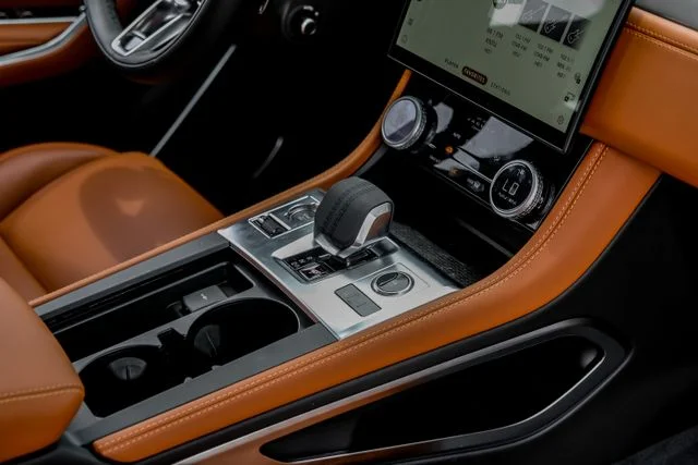 2026 Jaguar F-Pace R-Dynamic S - Photo 30