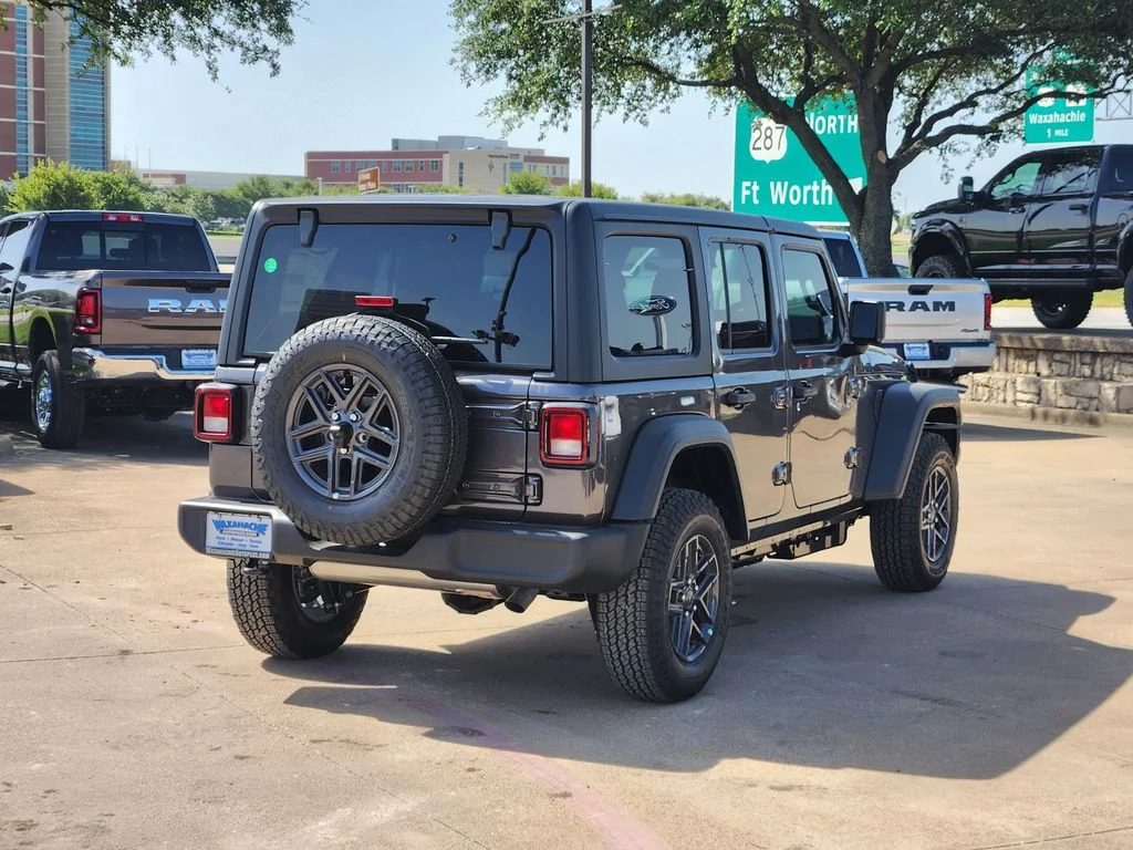 New 2026 granite crystal metallic clearcoat Jeep Sport RHD image 4