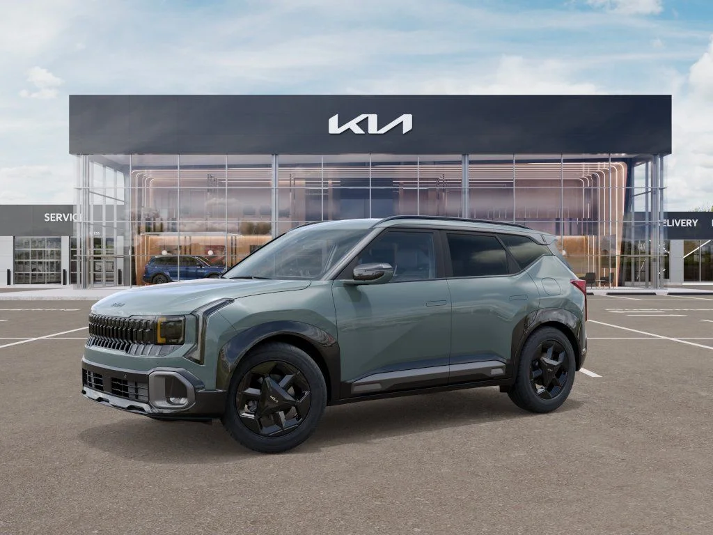 New 2027 Green Kia X-Line S image 3