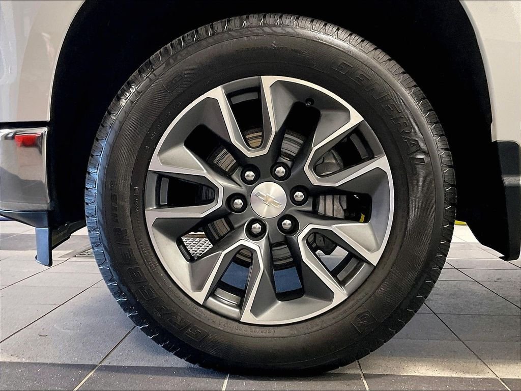 Used 2024 White Chevrolet LT image 7