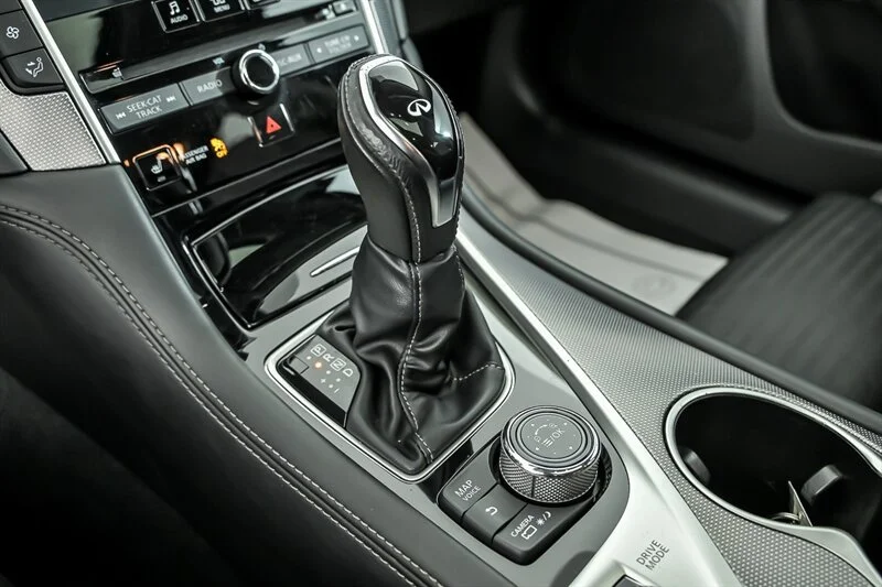 Used 2018 Majestic White INFINITI 3.0T Sport image 27
