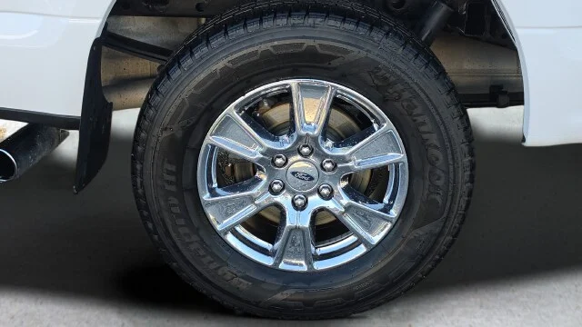 Used 2017 Oxford White Ford XLT image 18