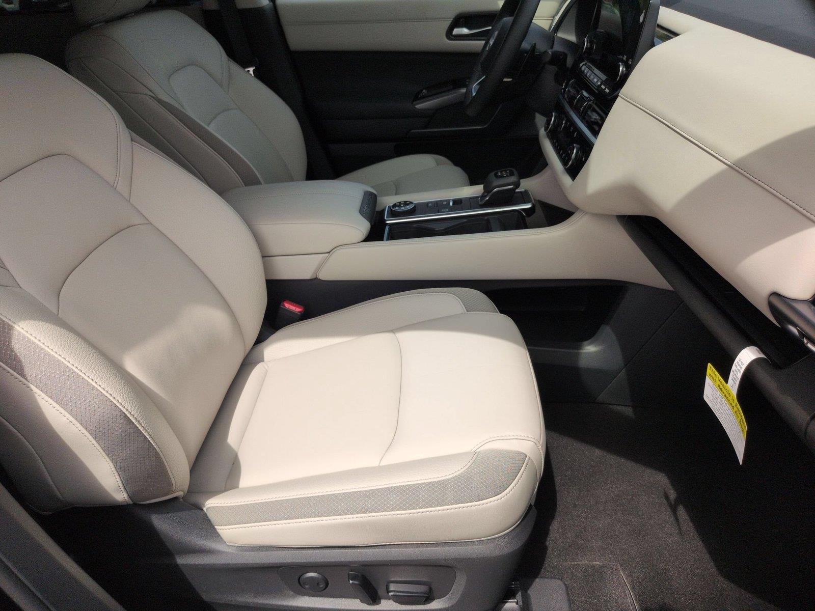 Used 2025 Super Black Nissan SL image 39