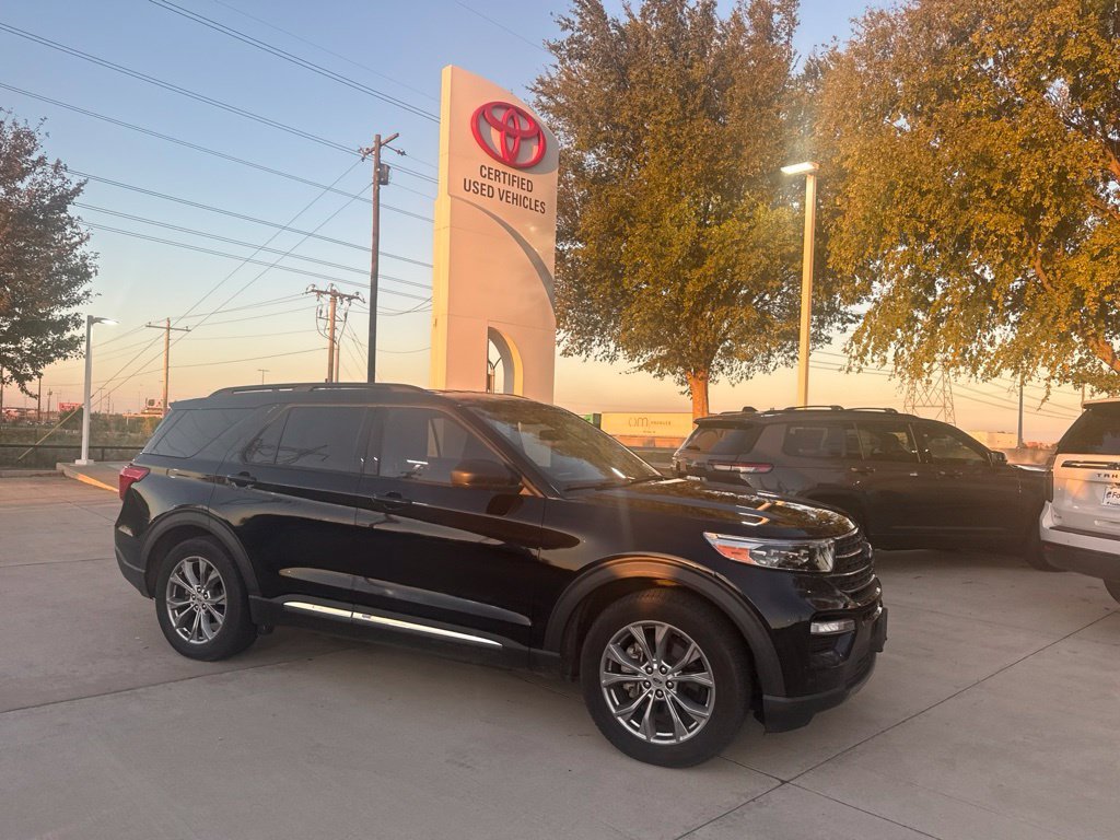 Used 2022 Black Ford XLT image 1