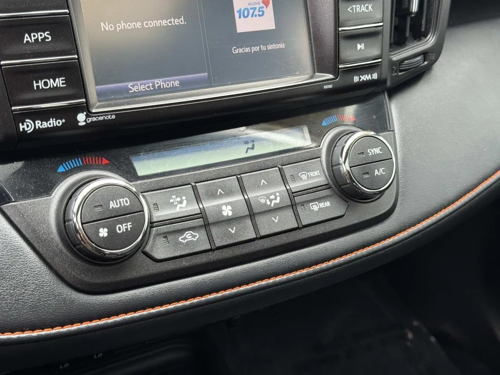 Used 2016 SUPER WHITE Toyota SE image 12
