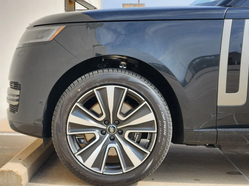 Used 2025 Black Land Rover SE image 6