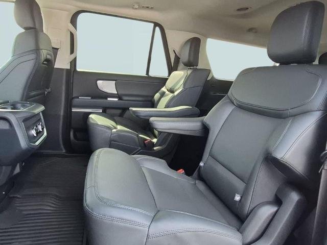 New 2027 Star White Metallic Tri-Coat Ford MAX Active image 26