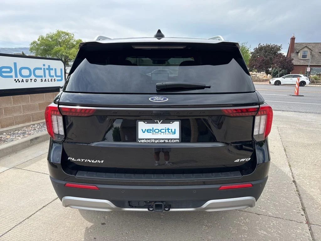 Used 2025 Black Ford Platinum image 5