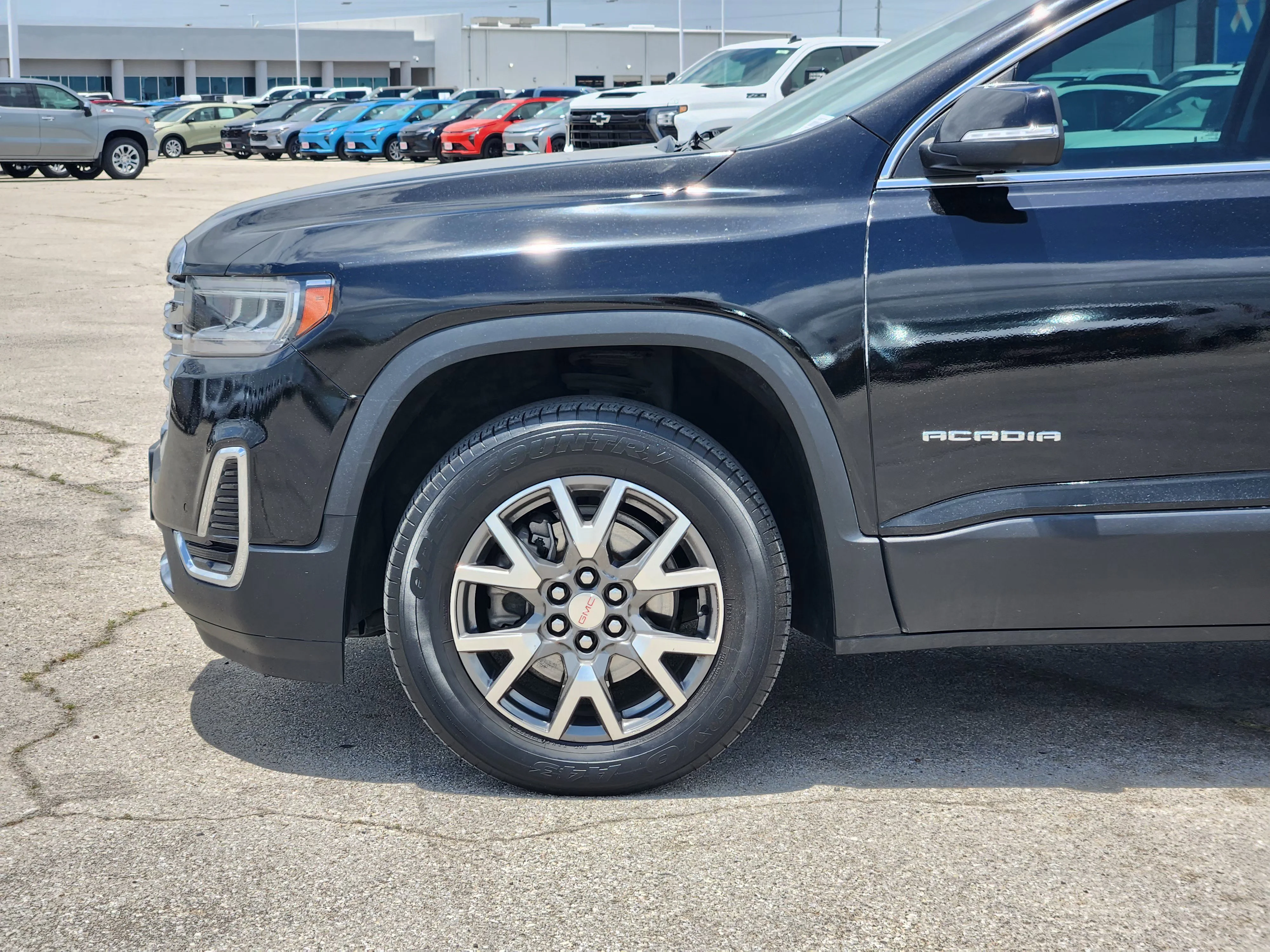 Used 2023 Ebony Twilight Metallic GMC SLE image 9