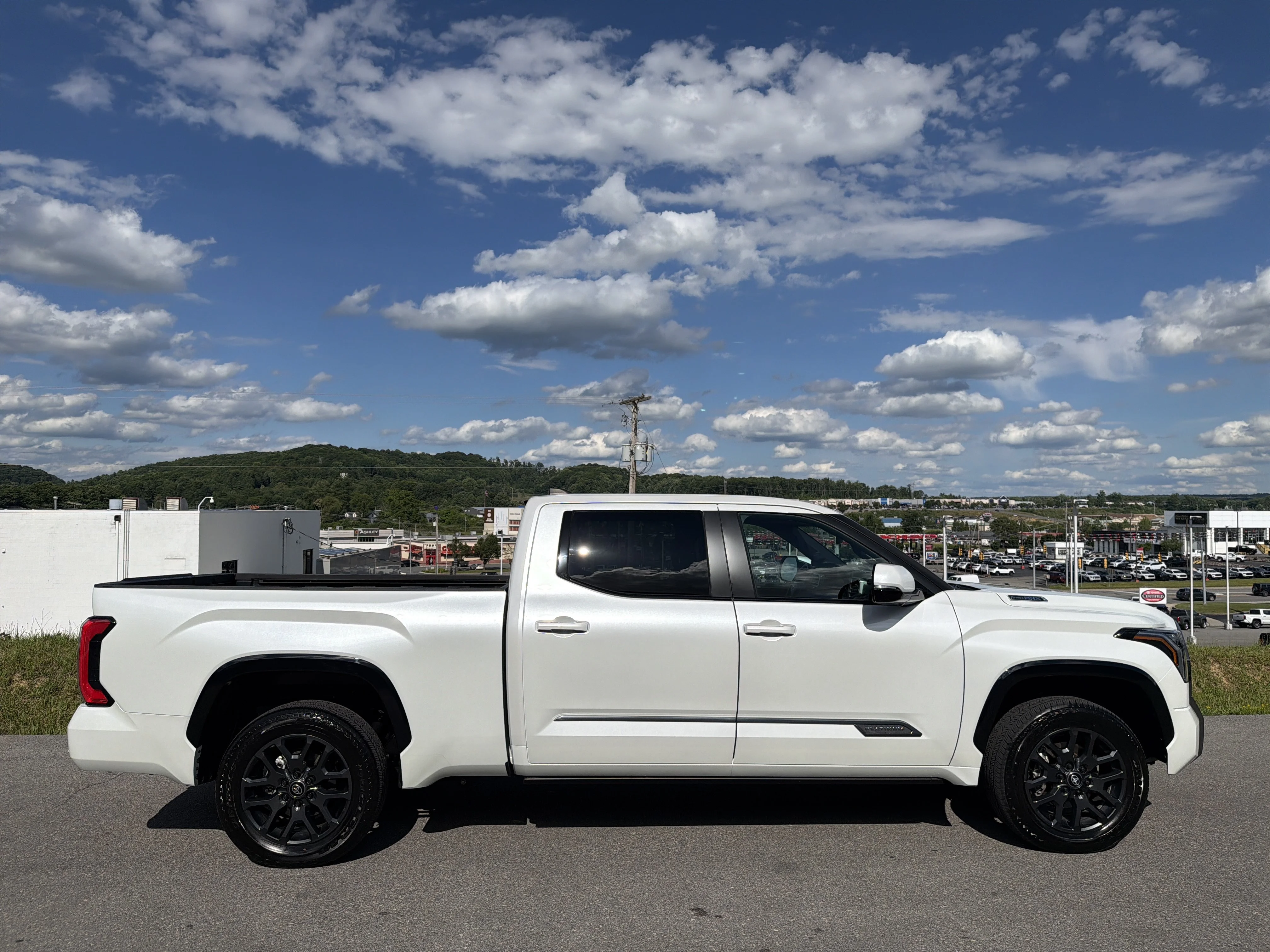 Certified Used 2025 Wind Chill Pearl Toyota Platinum Hybrid image 2