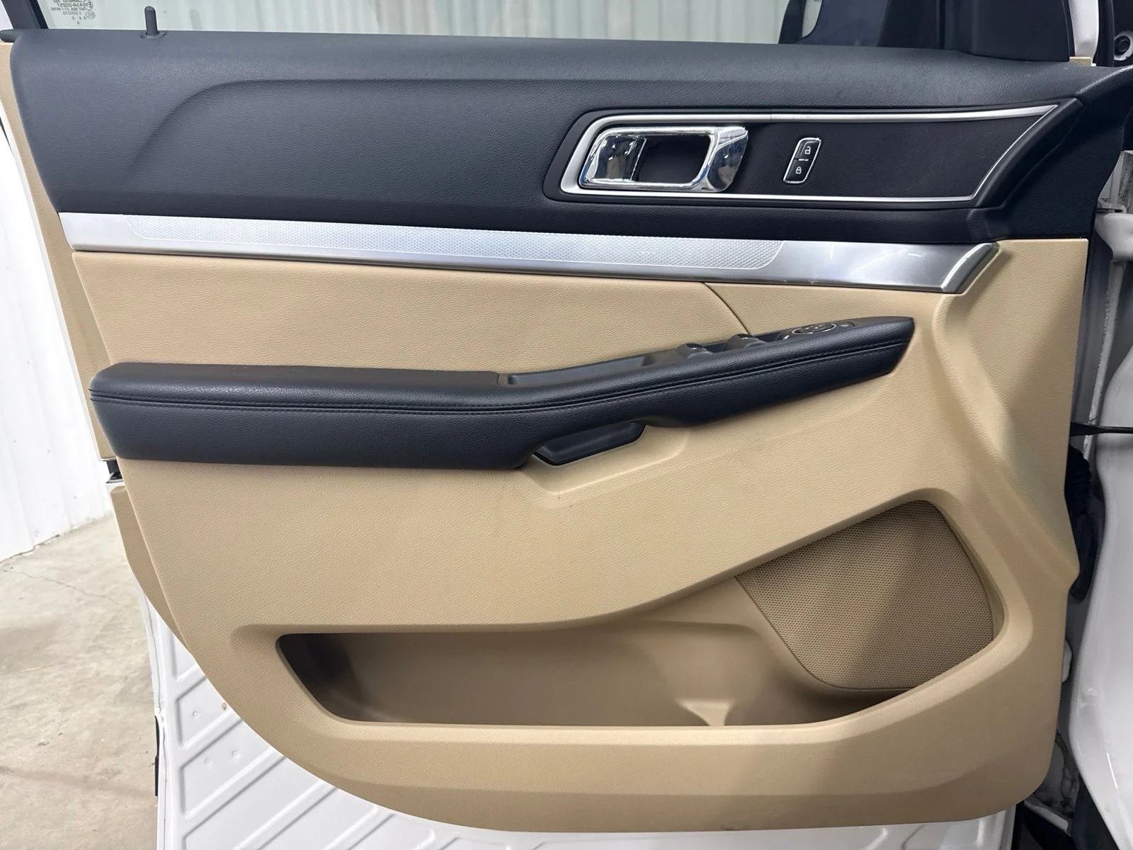 Used 2016 White Ford XLT image 14