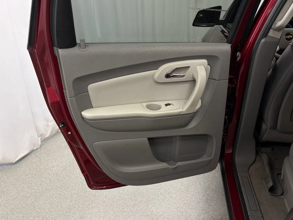 Used 2011 Red Jewel Tintcoat Chevrolet LT w/1LT image 26
