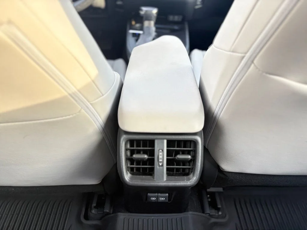 Used 2023 Silver Lexus 250h Base image 27