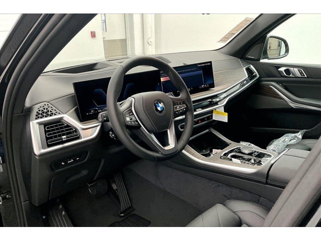 New 2026 Black Sapphire Metallic BMW xDrive40i image 3