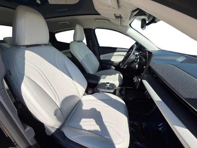 Used 2023 Black Ford Premium image 16