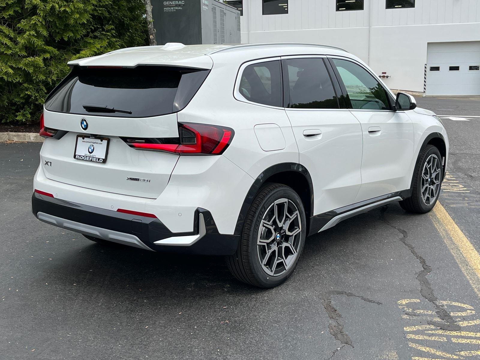 2025 Bmw X1 XDrive28i photo 2