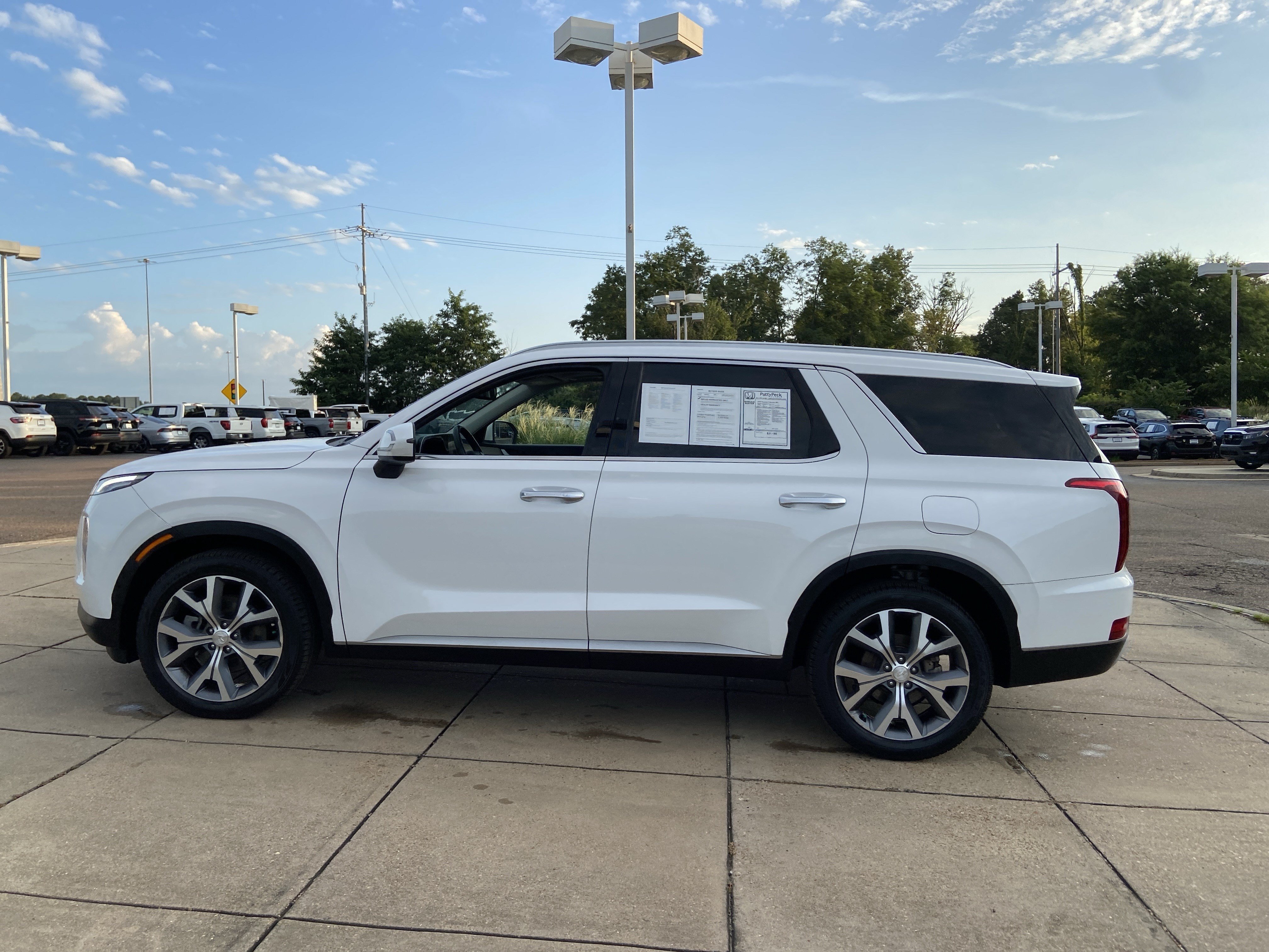 Used 2020 Hyper White Hyundai SEL image 7