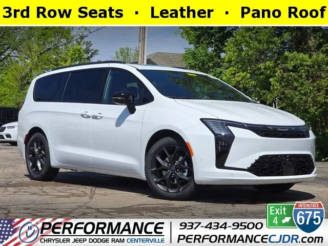 2027 Chrysler Pacifica Limited's photo
