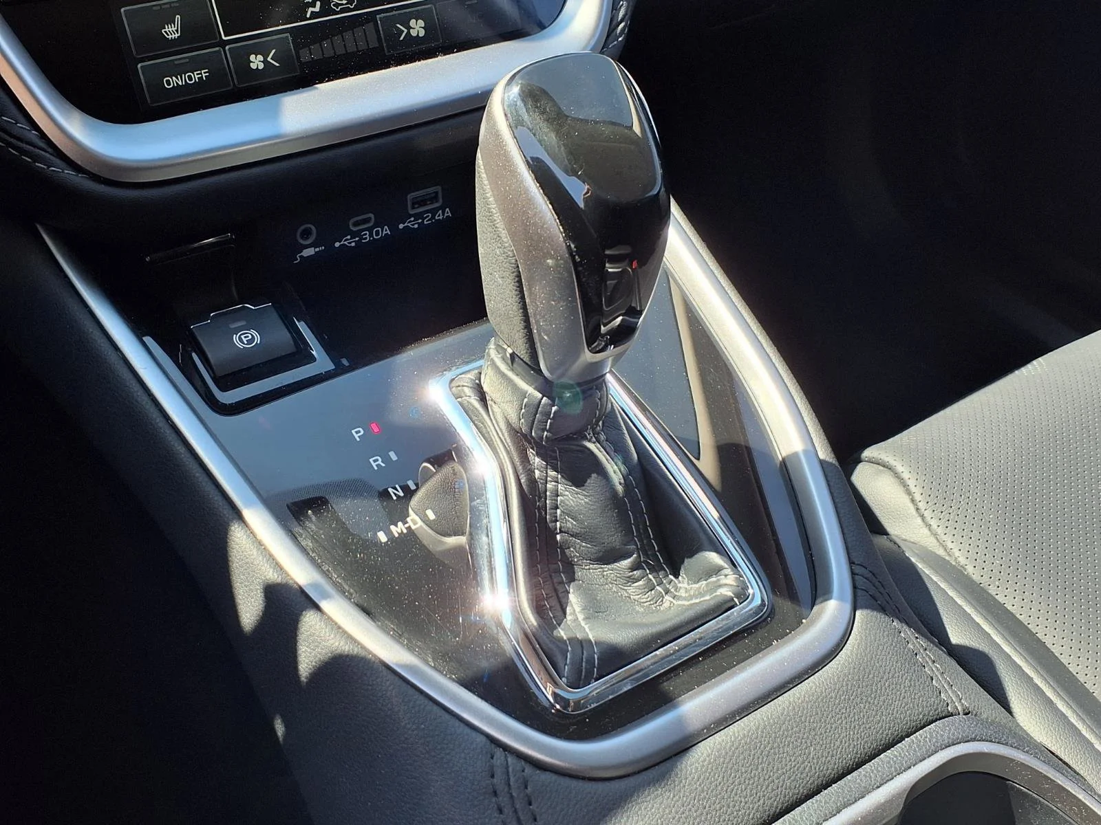 Used 2024 Crystal White Pearl Subaru Limited image 14