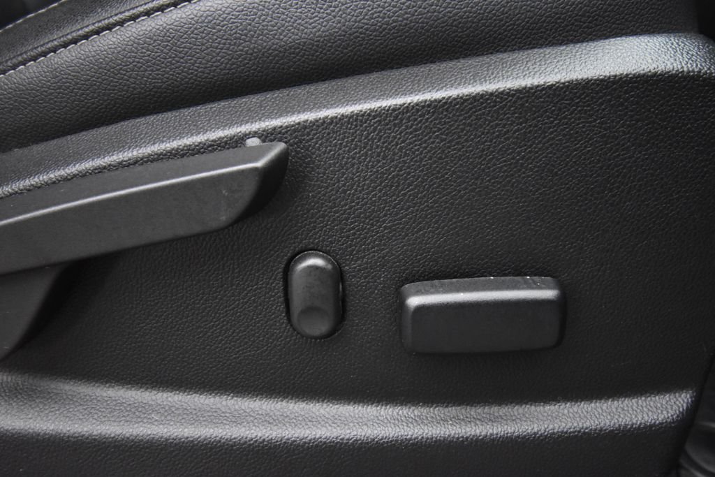 Used 2018 Gray GMC SLT image 17