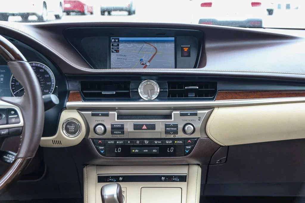 Used 2018 Beige Lexus 350 image 13