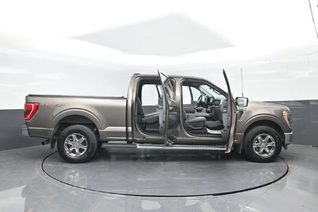 Certified Used 2022 Stone Gray Metallic Ford XLT image 26