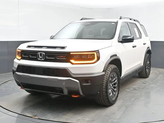Certified Used 2026 Platinum White Pearl Honda TrailSport image 5