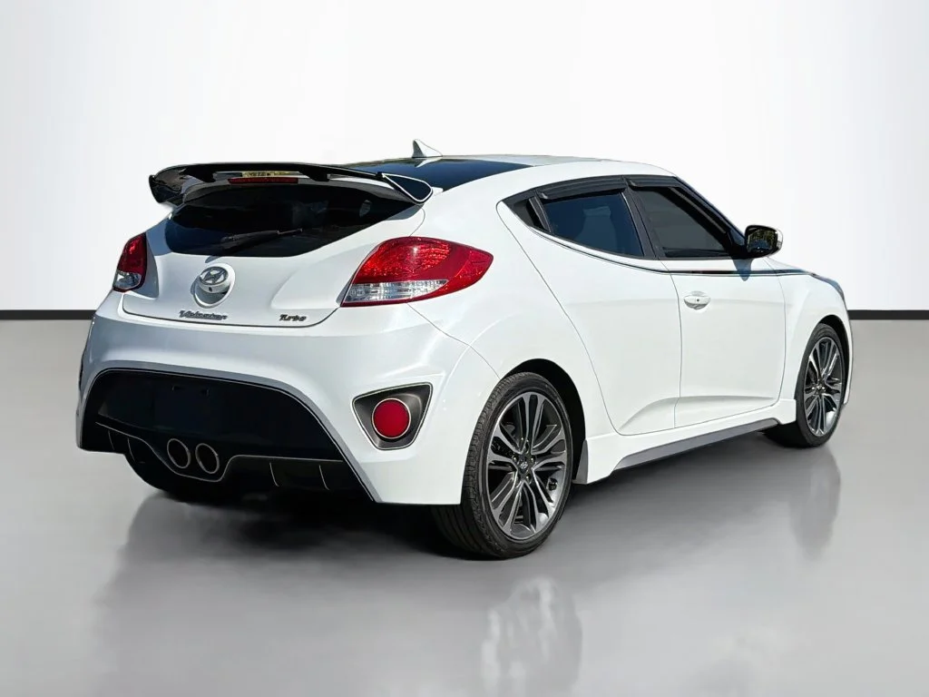 Used 2016 White Hyundai Turbo image 5