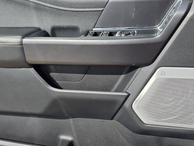 New 2026 Star White Metallic Tri-Coat FORD Lariat® image 35