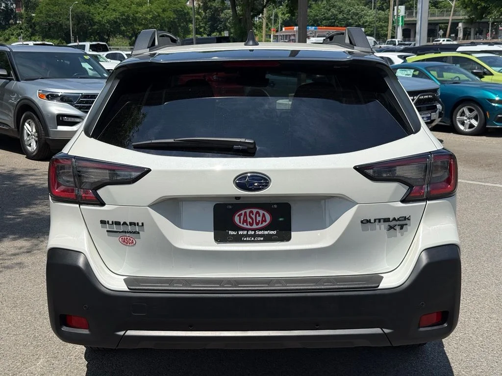 Used 2024 White Subaru Onyx Edition XT image 9