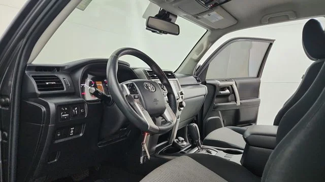 2020 Toyota 4Runner SR5 - Photo 15