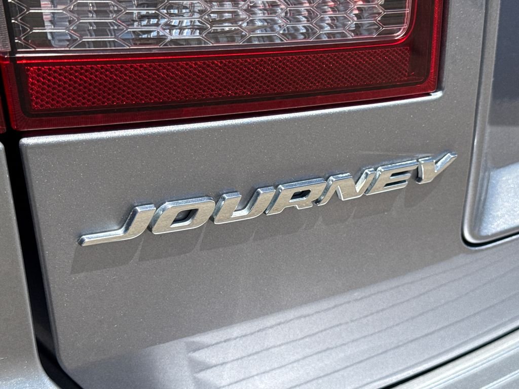 Used 2020 Silver Dodge Crossroad image 10