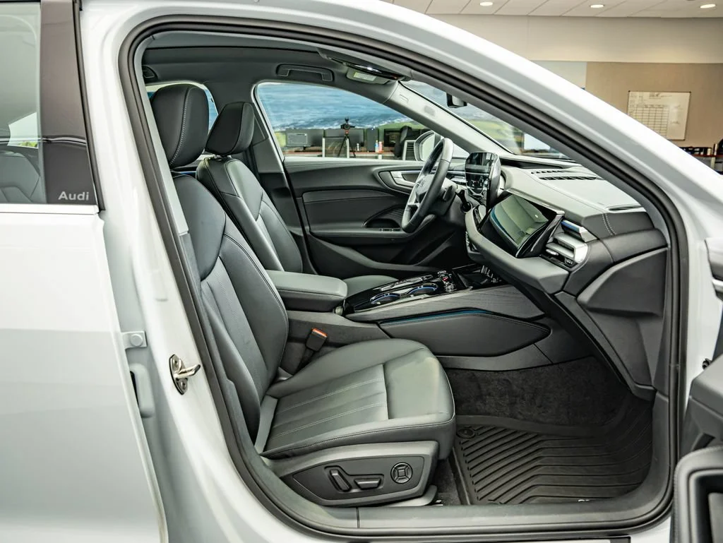Used 2025 Glacier White Audi 2.0T Premium Plus image 34