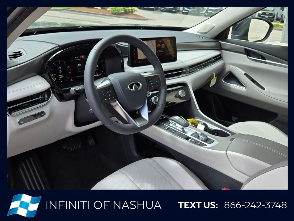 New 2027 DEEP EMERALD INFINITI Luxe AWD image 4