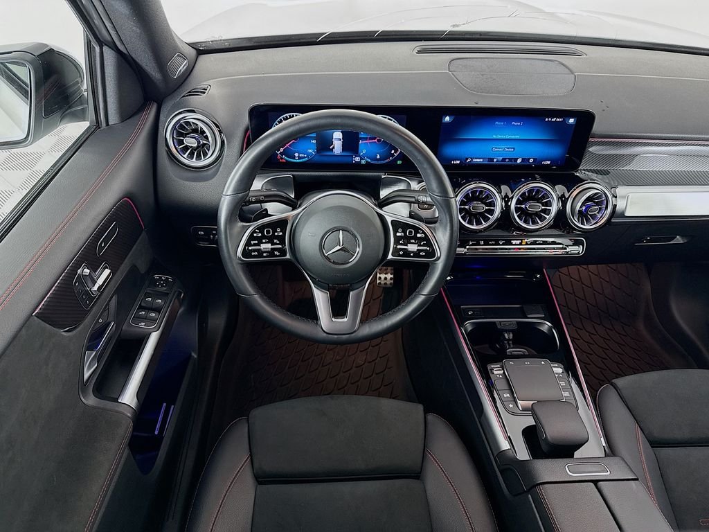 Used 2023 Silver Mercedes-Benz GLB 250 image 19