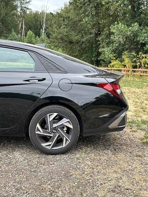Certified Used 2025 Abyss Black Hyundai SEL Sport image 31